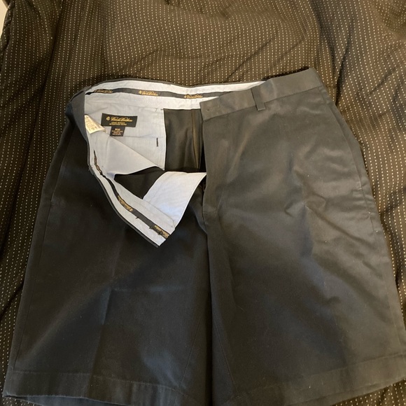 Brook Brothers Shorts 32 W - 9 in inseam - Picture 1 of 6